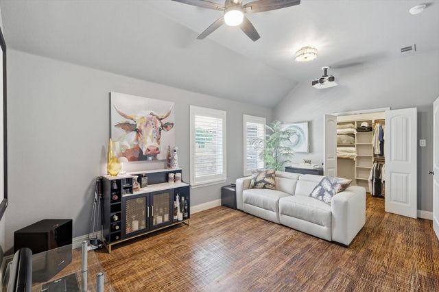 8431 Thatcher Road, Lantana, TX 76226