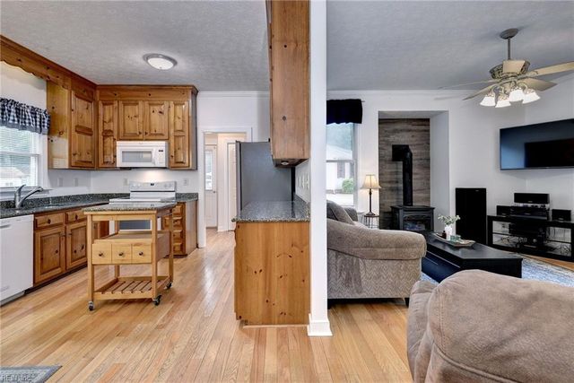 5970 Plaster LN, Quinton, VA 23141