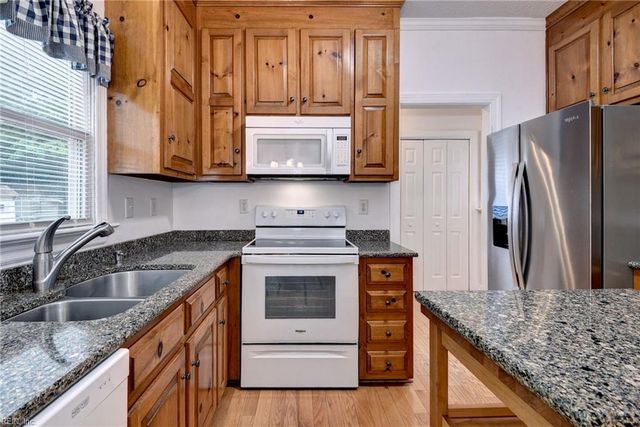 5970 Plaster LN, Quinton, VA 23141