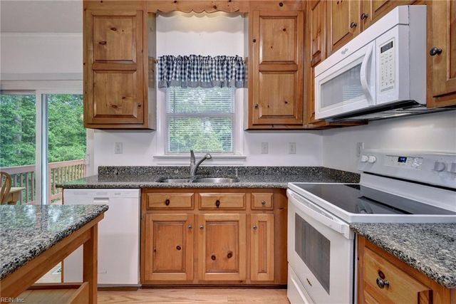 5970 Plaster LN, Quinton, VA 23141