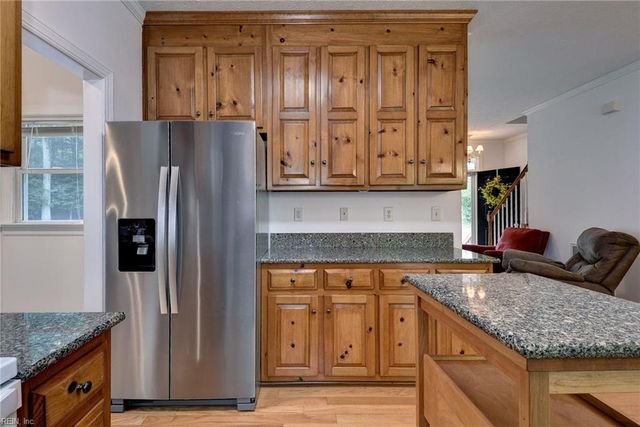 5970 Plaster LN, Quinton, VA 23141