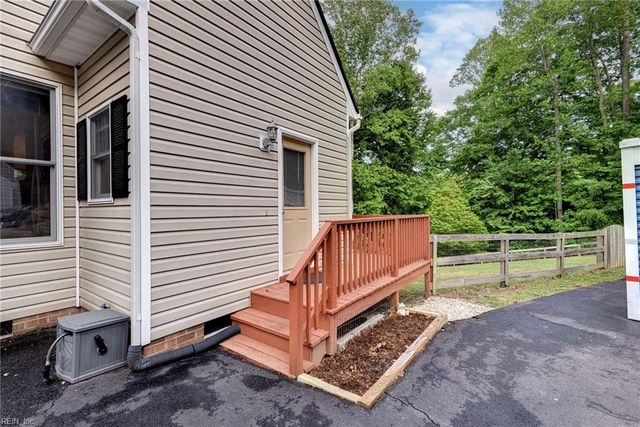 5970 Plaster LN, Quinton, VA 23141