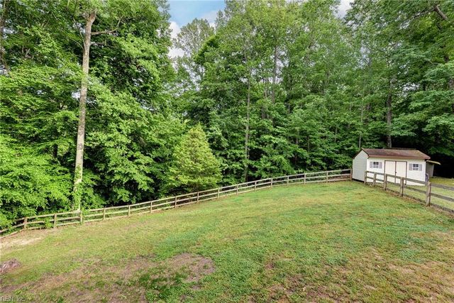 5970 Plaster LN, Quinton, VA 23141