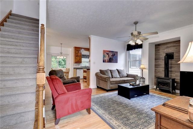 5970 Plaster LN, Quinton, VA 23141