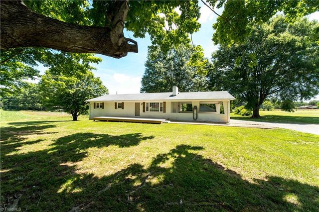 1440 Longtown Road, Boonville, NC 27011