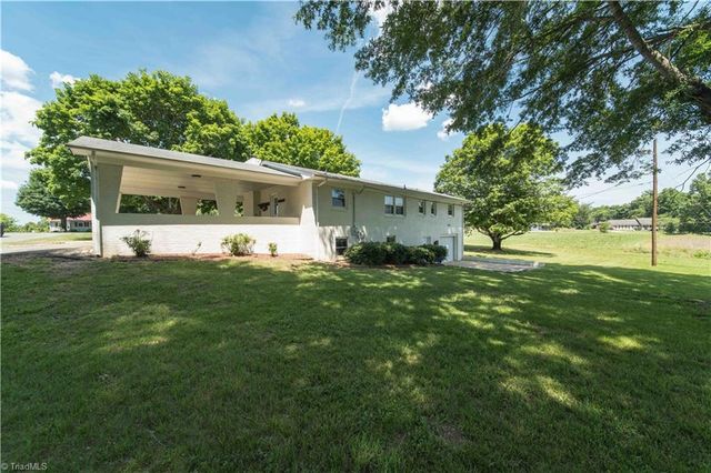 1440 Longtown Road, Boonville, NC 27011