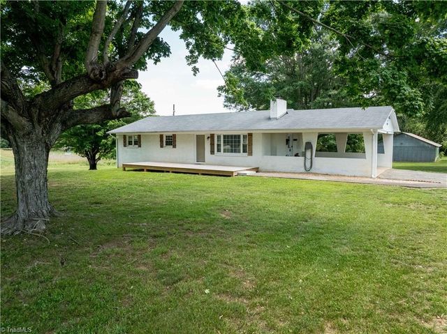 1440 Longtown Road, Boonville, NC 27011