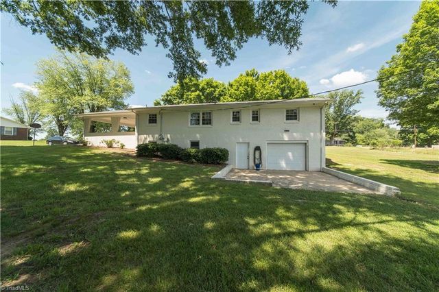 1440 Longtown Road, Boonville, NC 27011