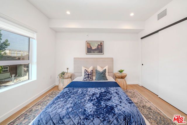 321 S Oxford Avenue 203, Los Angeles, CA 90010