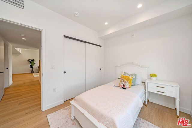 321 S Oxford Avenue 203, Los Angeles, CA 90010