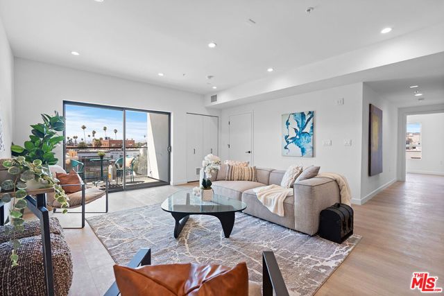 321 S Oxford Avenue 203, Los Angeles, CA 90010