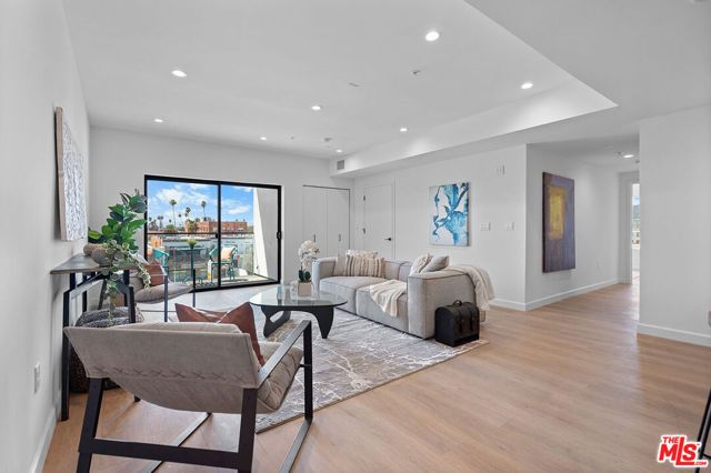 321 S Oxford Avenue 203, Los Angeles, CA 90010