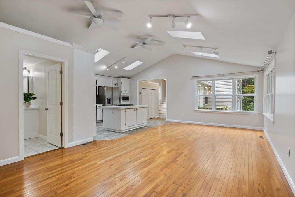 8 Jacks Way, Saco, ME 04072 — photo 4