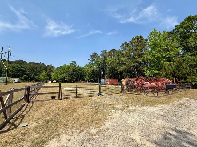 337 Weathers Farm Road, Bowman, SC 29018