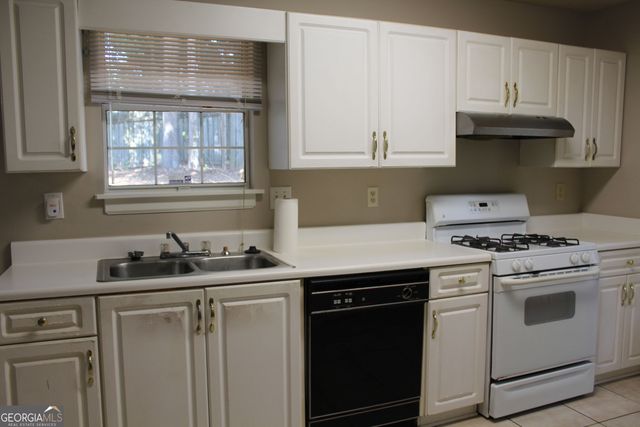 1436 Glynview Circle, Lawrenceville, GA 30043