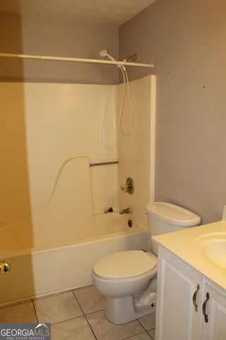 1436 Glynview Circle, Lawrenceville, GA 30043