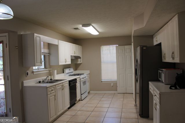 1436 Glynview Circle, Lawrenceville, GA 30043