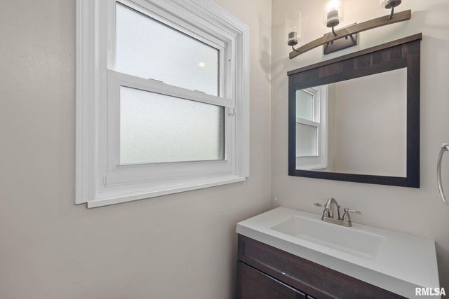 15 RIVERVIEW Lane, Bettendorf, IA 52722