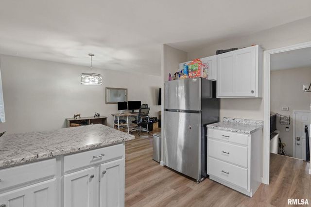 15 RIVERVIEW Lane, Bettendorf, IA 52722