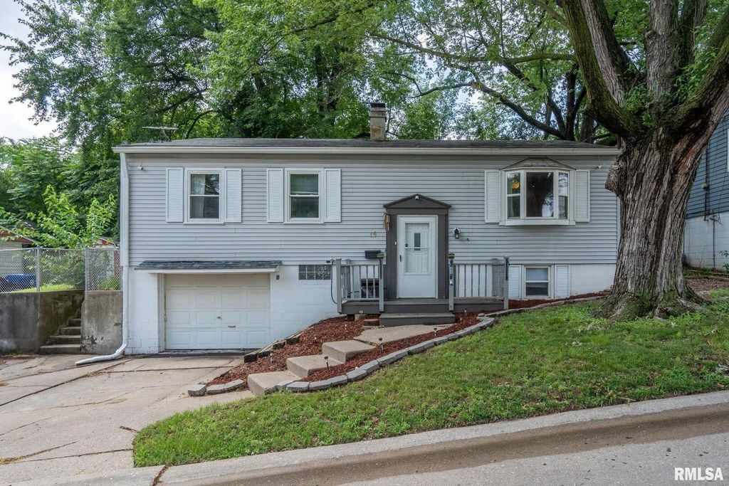 15 RIVERVIEW Lane, Bettendorf, IA 52722