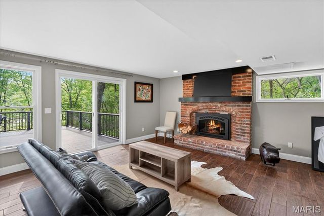 303 Greenbriar Estates Drive, St Louis, MO 63122