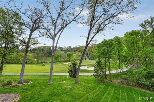 303 Greenbriar Estates Drive, St Louis, MO 63122