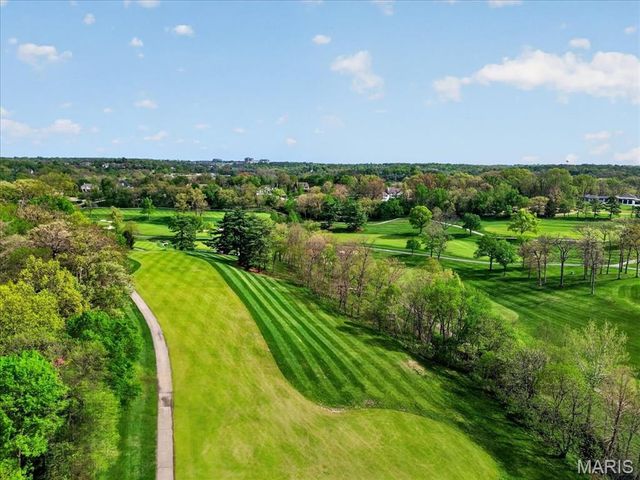303 Greenbriar Estates Drive, St Louis, MO 63122