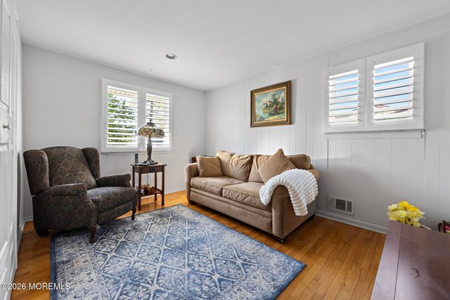 17 Arden Road, Old Bridge, NJ 08857