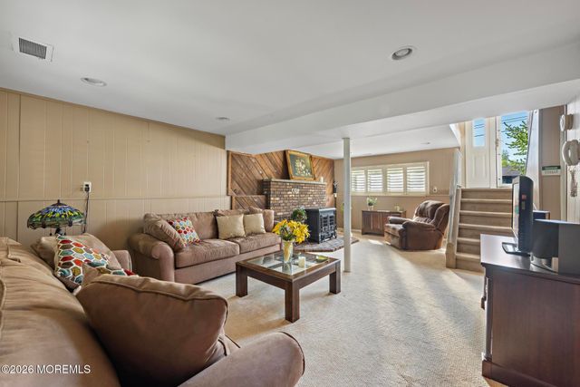 17 Arden Road, Old Bridge, NJ 08857
