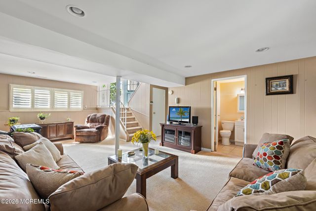 17 Arden Road, Old Bridge, NJ 08857