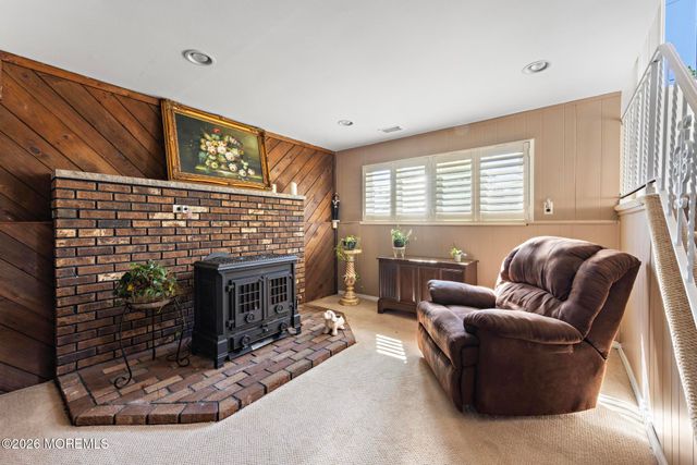 17 Arden Road, Old Bridge, NJ 08857