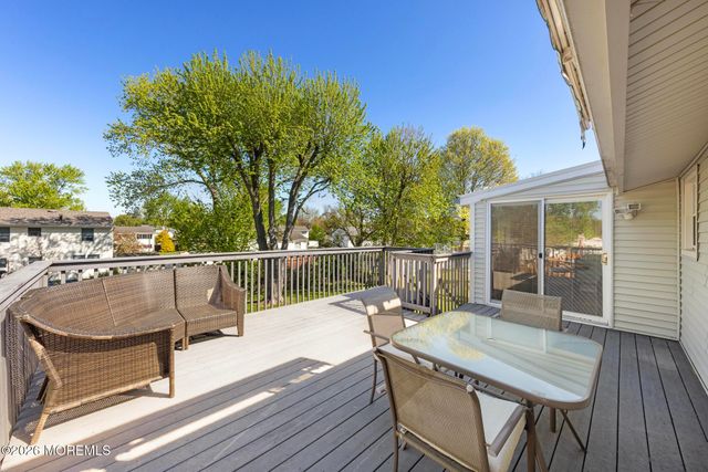 17 Arden Road, Old Bridge, NJ 08857
