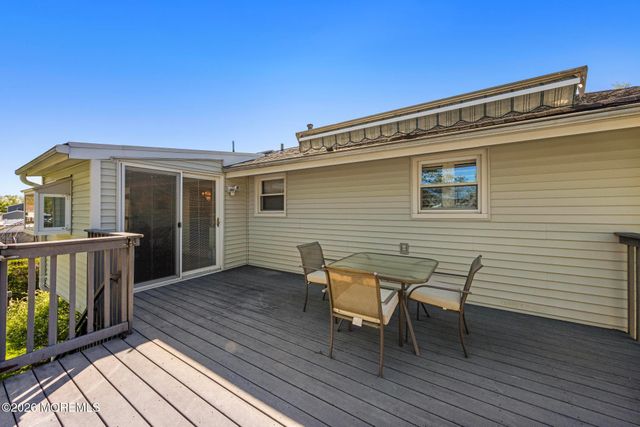 17 Arden Road, Old Bridge, NJ 08857