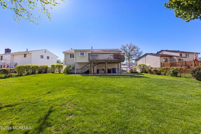 17 Arden Road, Old Bridge, NJ 08857