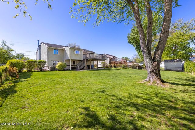 17 Arden Road, Old Bridge, NJ 08857