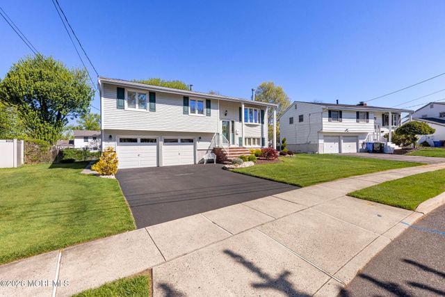 17 Arden Road, Old Bridge, NJ 08857