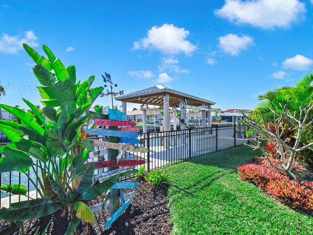 1016 SPINDLE PALM WAY, Apollo Beach, FL 33572