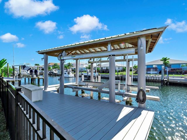 1016 SPINDLE PALM WAY, Apollo Beach, FL 33572