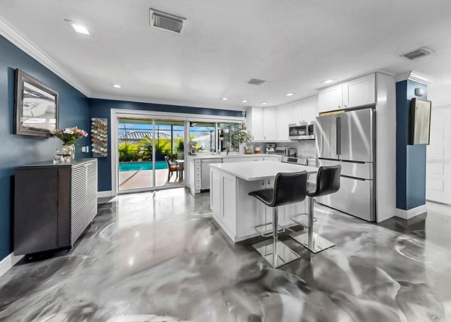 1016 SPINDLE PALM WAY, Apollo Beach, FL 33572