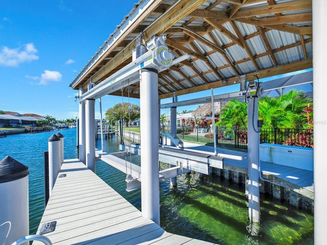 1016 SPINDLE PALM WAY, Apollo Beach, FL 33572