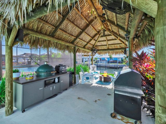 1016 SPINDLE PALM WAY, Apollo Beach, FL 33572