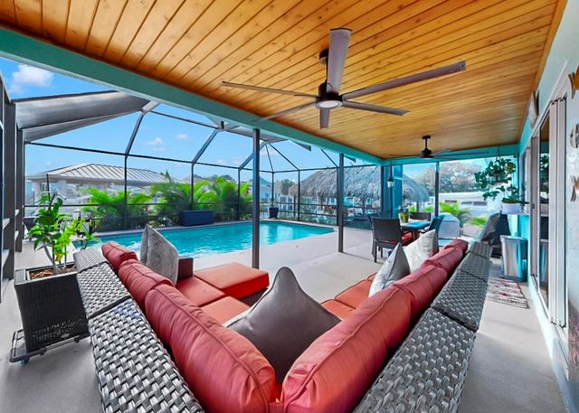 1016 SPINDLE PALM WAY, Apollo Beach, FL 33572