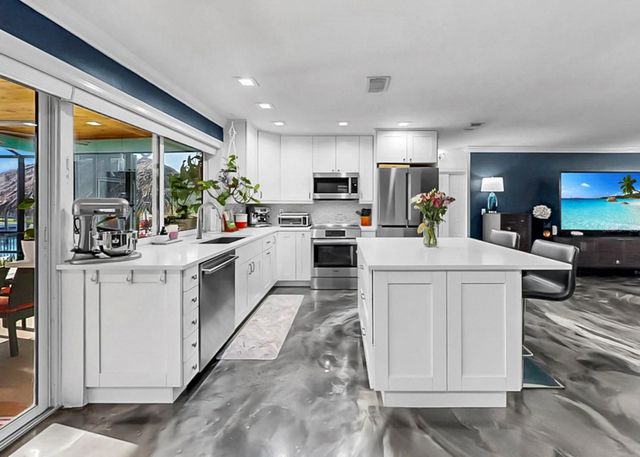 1016 SPINDLE PALM WAY, Apollo Beach, FL 33572