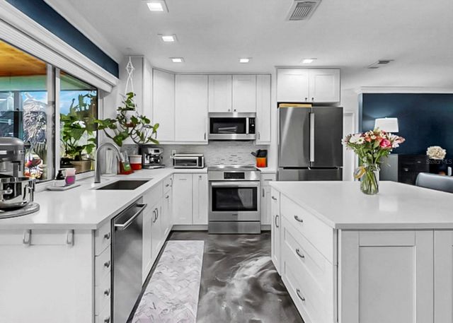 1016 SPINDLE PALM WAY, Apollo Beach, FL 33572