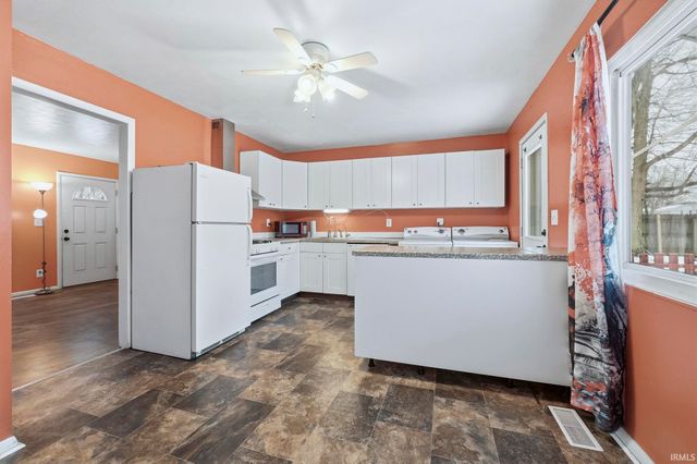 1827 Sharon Street, Warsaw, IN 46580