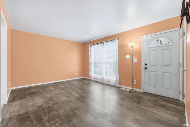 1827 Sharon Street, Warsaw, IN 46580