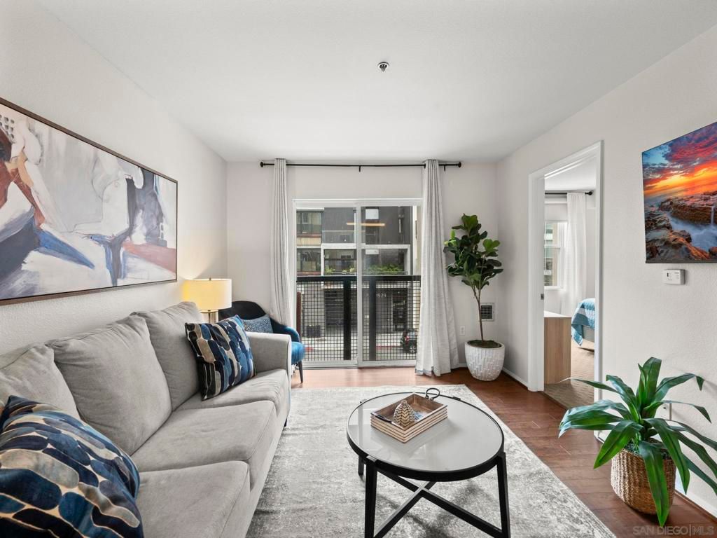 1970 Columbia St 312, San Diego, CA 92101 — photo 2