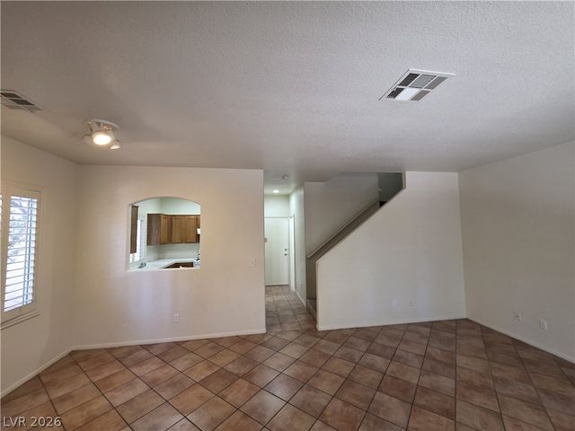 10021 VIA TORO Avenue ., Las Vegas, NV 89117