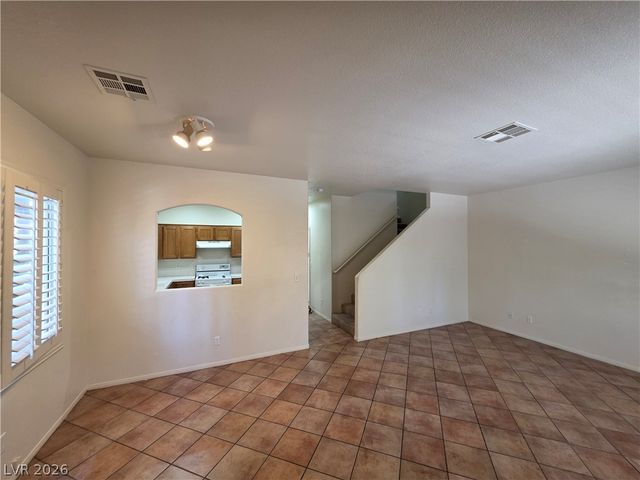 10021 VIA TORO Avenue ., Las Vegas, NV 89117