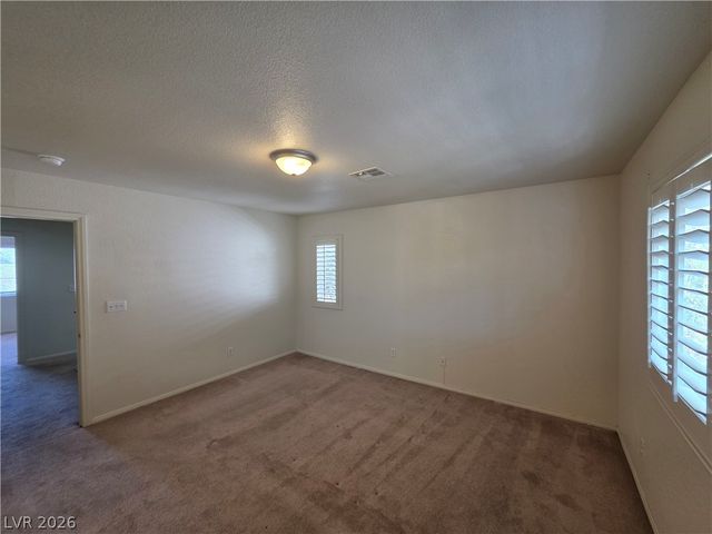 10021 VIA TORO Avenue ., Las Vegas, NV 89117